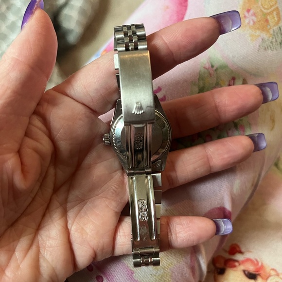 Small Wrist Pink Diamond Rolex - Picture 3 of 3